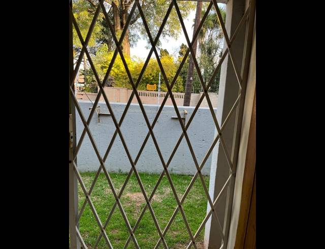 2 BEDROOM APARTMENT FOR SALE IN GLEN MARAIS